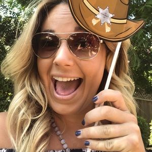 Meet your Posher, Sam